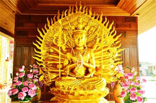 观世音菩萨大悲法会得加持,痛有十几年的腰椎尖盘突出,不痛了~