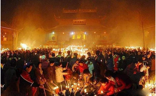 初一抢烧“头柱香”能一年好运吗?