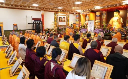 圣迹寺周日在大雄宝殿隆重举行庆祝《南无观世音菩萨圣诞法会》