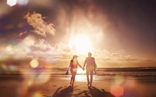 【情人节话题】这对夫妻很“怪”,结婚 12 年不同床,却成就了这个世间最美的情话