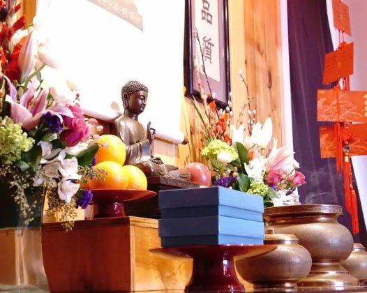 春节，檀香缭绕，我在佛前忏悔发愿