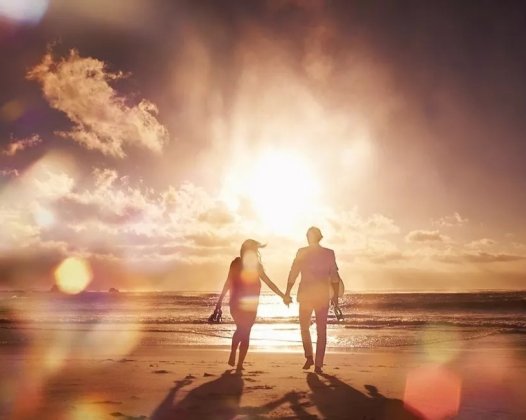 【情人节话题】这对夫妻很“怪”，结婚 12 年不同床，却成就了这个世间最美的情话