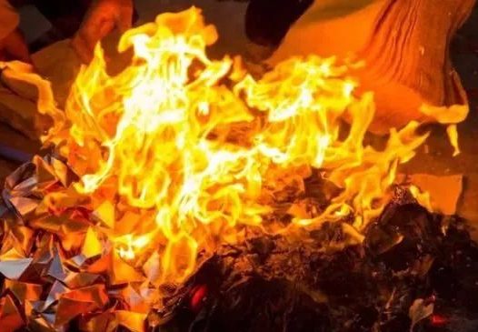 春节，为过世的亲人烧纸钱管用吗？
