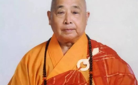 世界僧王悟明长老 圆寂坐缸永留全身舍利