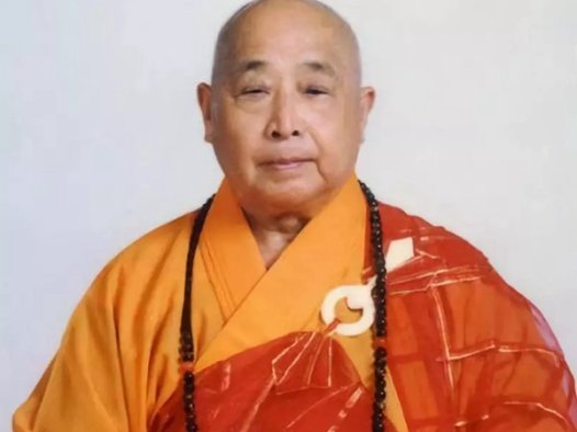 世界僧王悟明长老 圆寂坐缸永留全身舍利