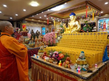 慈善寺举行盂兰盆法会 东西方信众共同实践慈悲与报恩